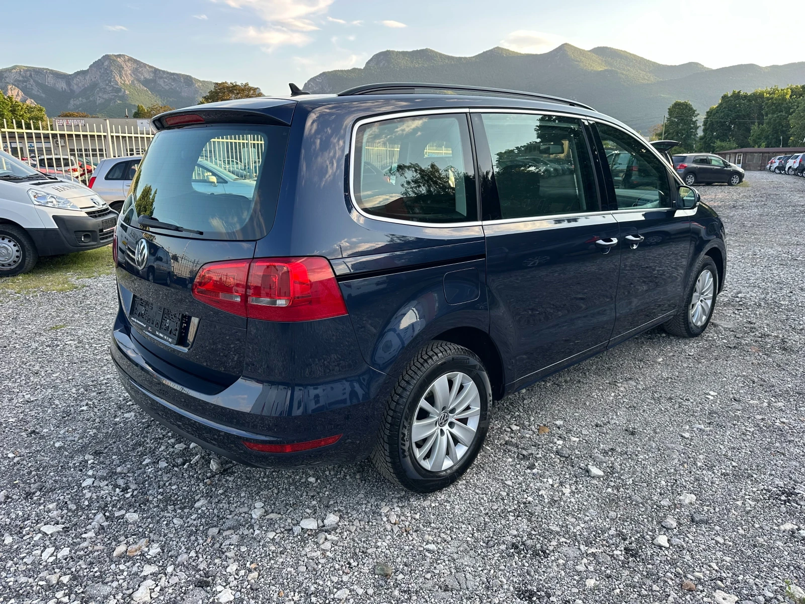 VW Sharan 2.0TDI 140kc NAVI 7mesta - изображение 3