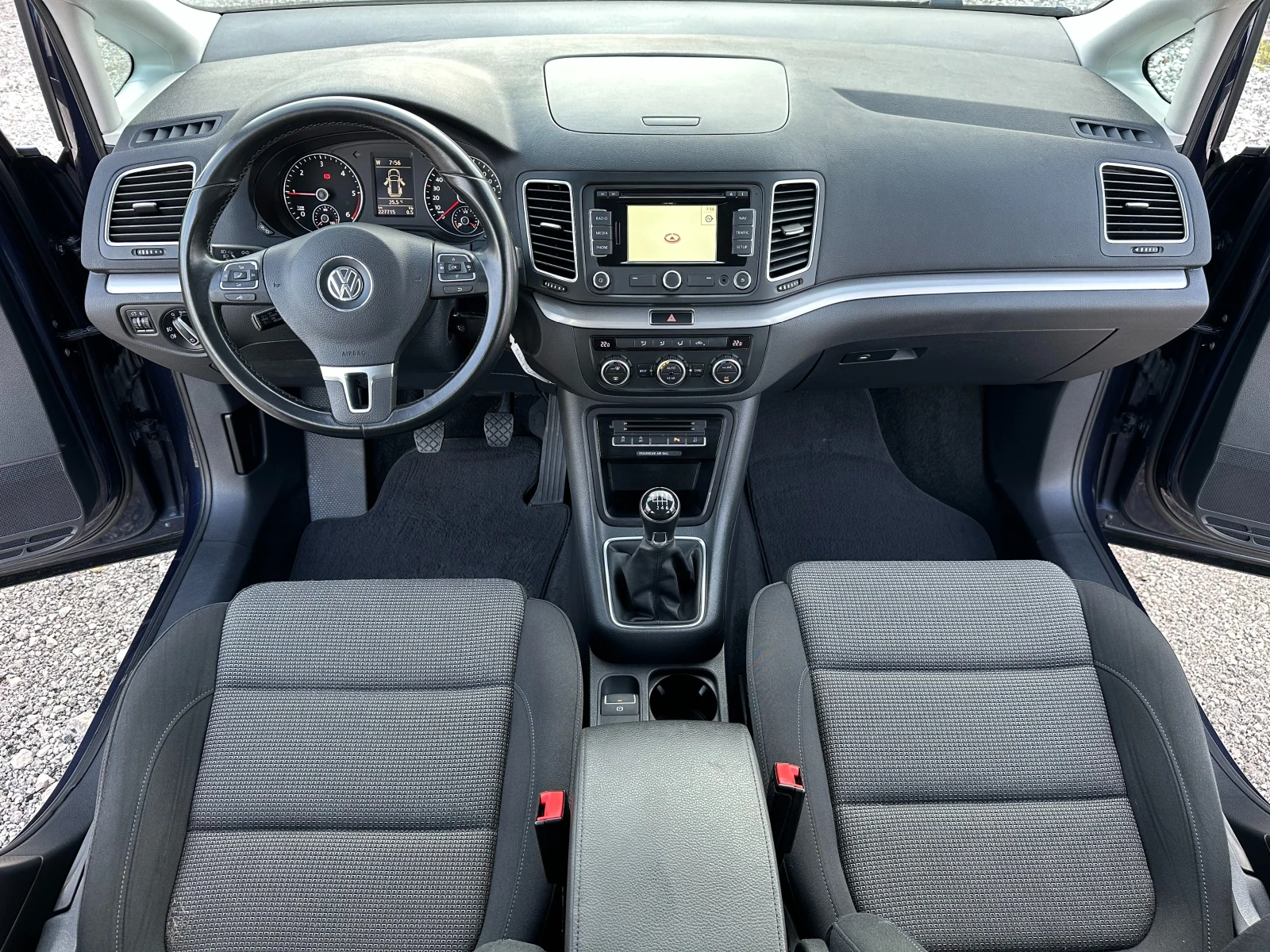 VW Sharan 2.0TDI 140kc NAVI 7mesta - изображение 10