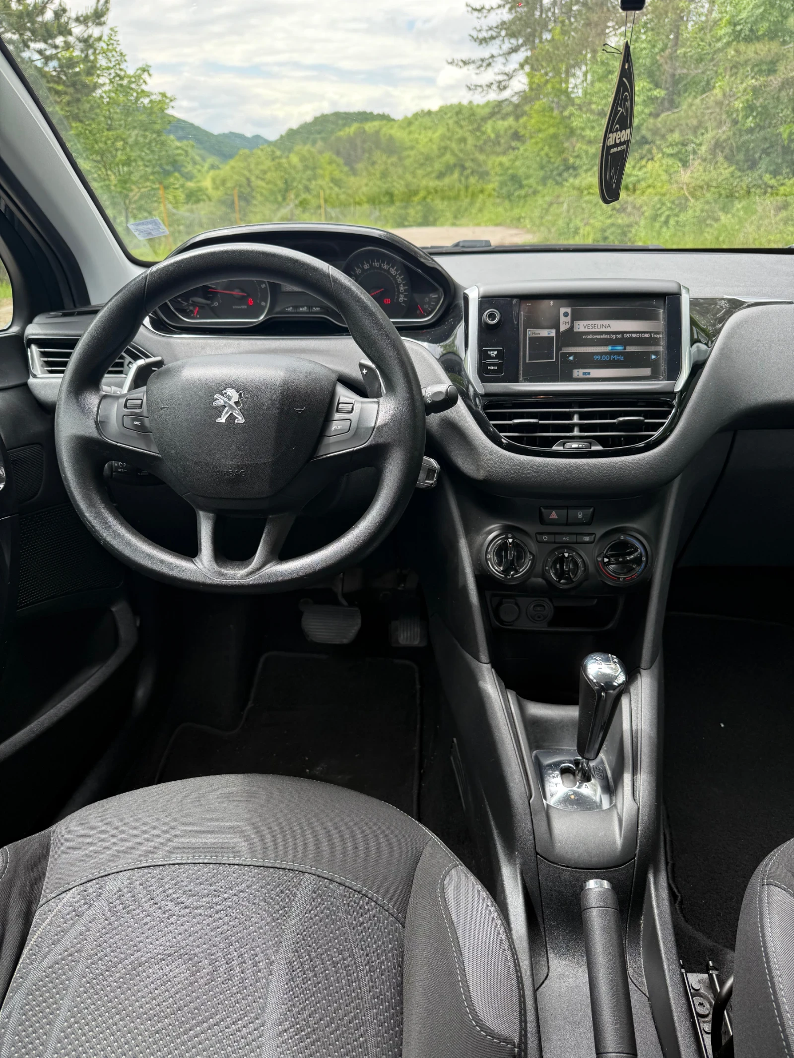 Peugeot 208  - изображение 6