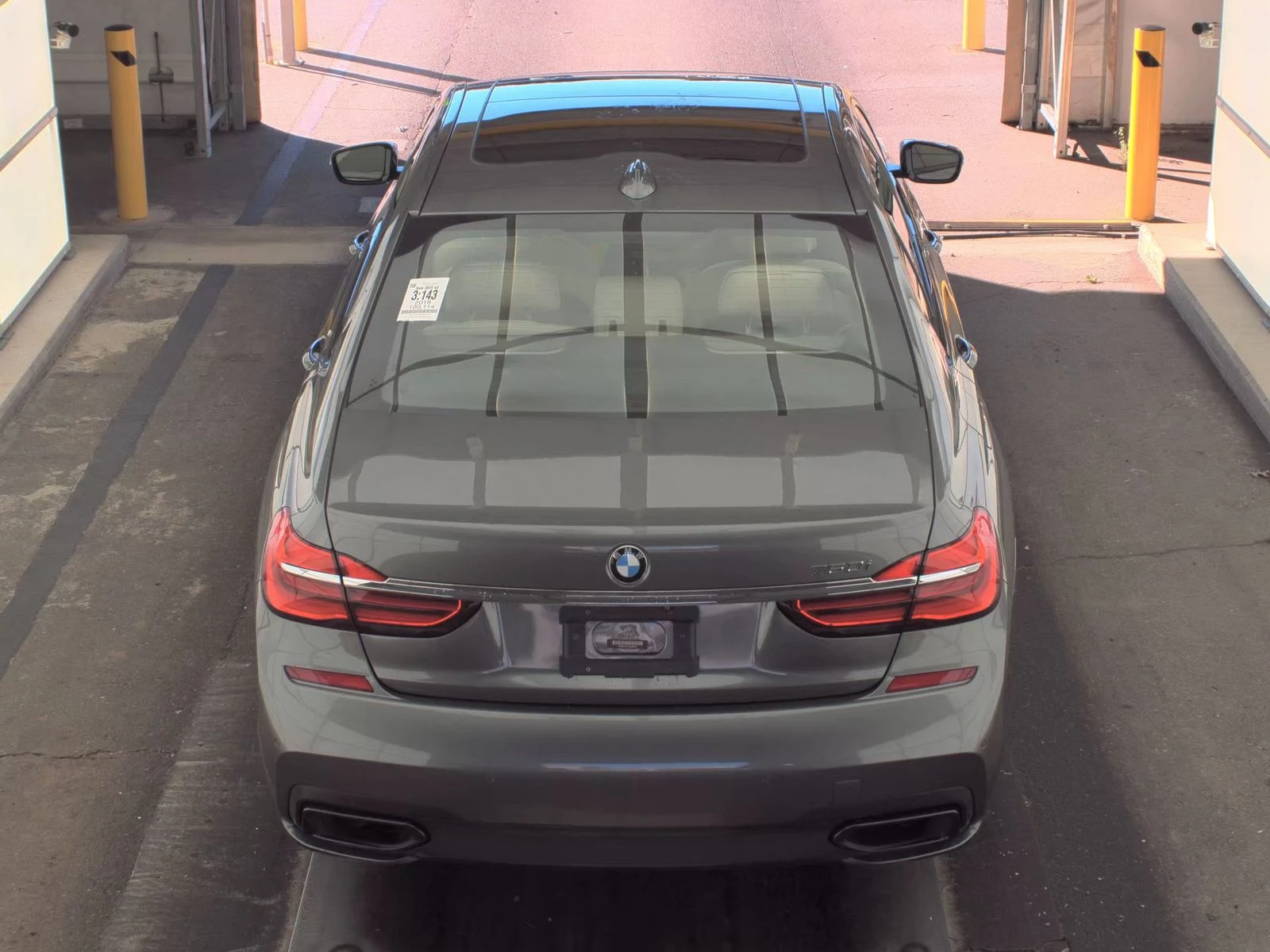 BMW 750 i ///M ФИКСИРАНА ЦЕНА! ОБДУХВАНЕ/МАСАЖ/HEAD-UP - изображение 5