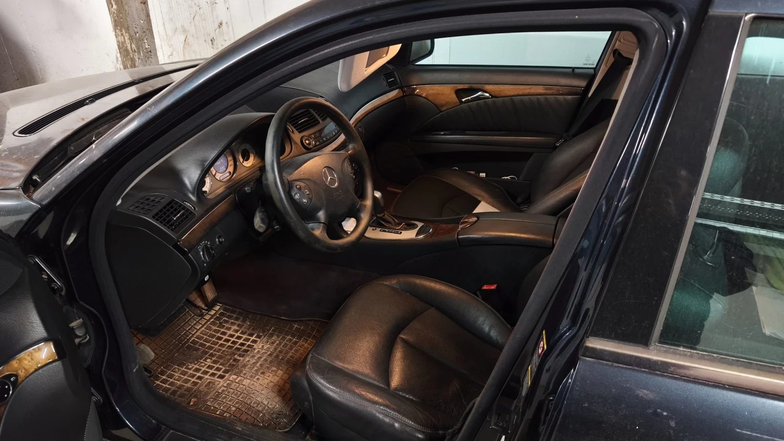 Mercedes-Benz E 320  - изображение 5