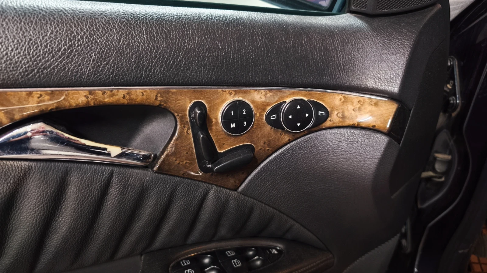 Mercedes-Benz E 320  - изображение 6