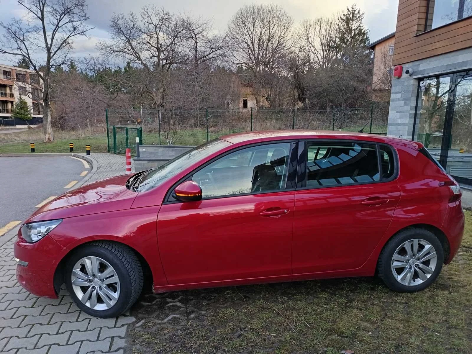 Peugeot 308 1, 6 HDI Eco-Allure EURO 5B - изображение 2