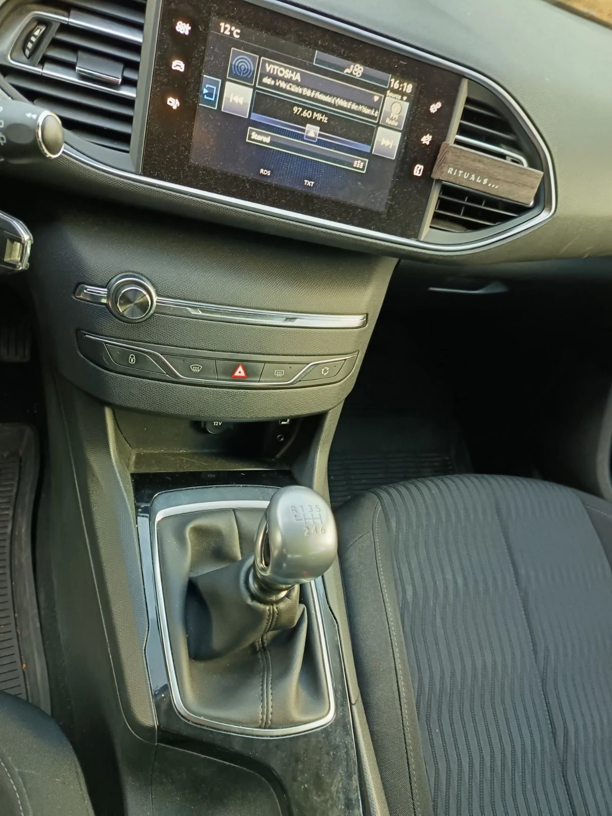 Peugeot 308 1, 6 HDI Eco-Allure EURO 5B - изображение 10