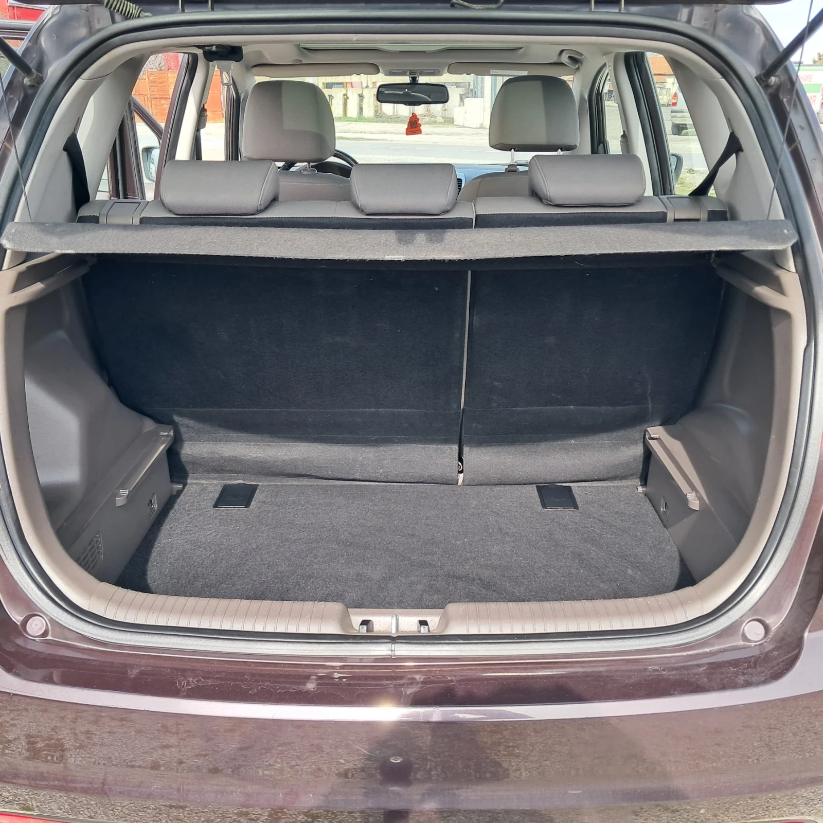 Kia Venga 1.4CRDI, снимка 10 - Автомобили и джипове - 53661704