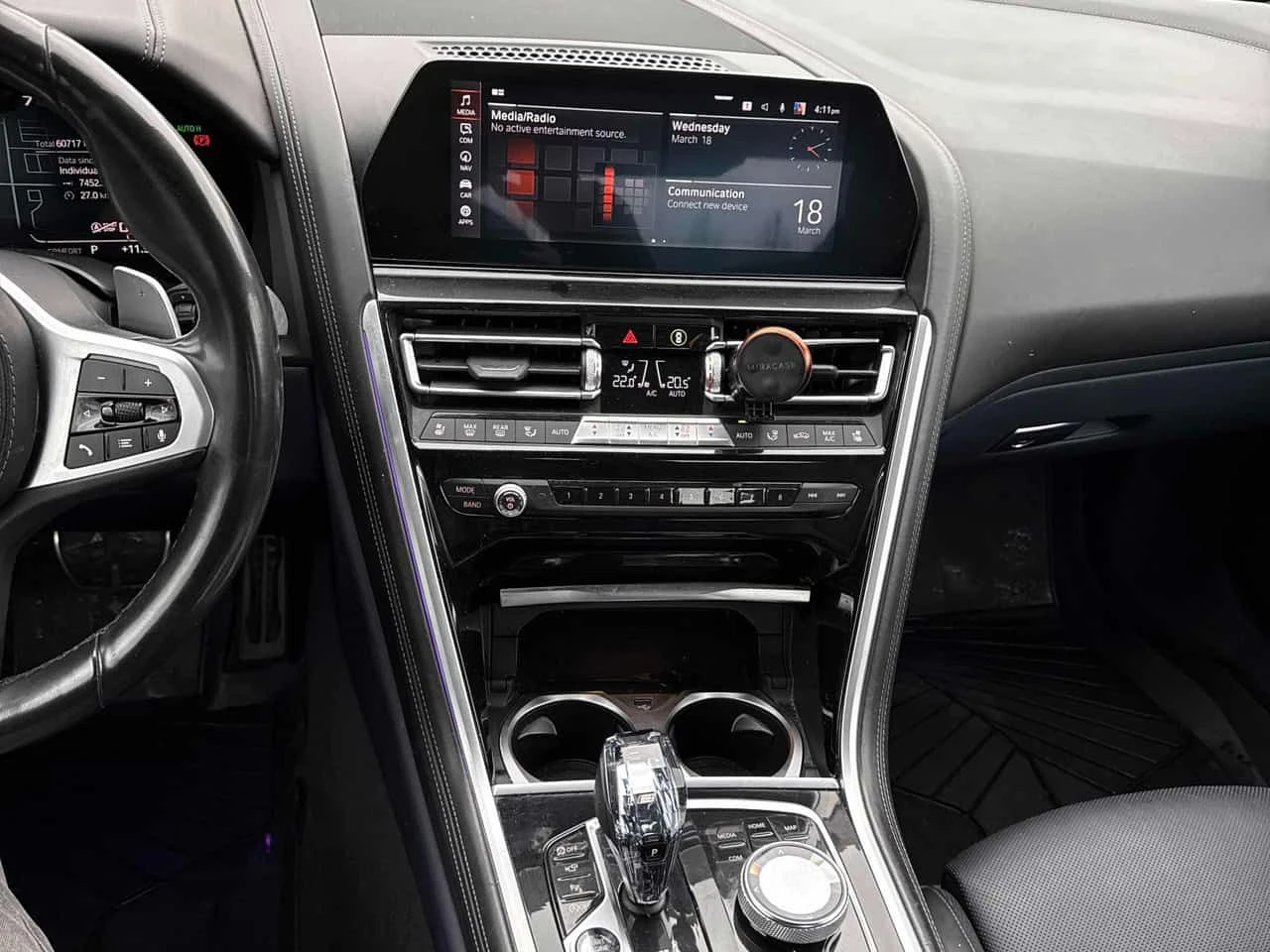 BMW 850  xDrive /360/DISTRONIC/Harmon Kardon, снимка 9 - Автомобили и джипове - 53907799