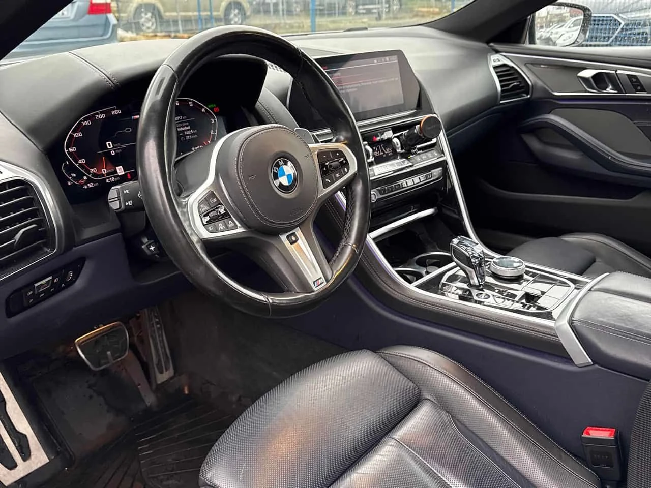 BMW 850  xDrive /360/DISTRONIC/Harmon Kardon, снимка 5 - Автомобили и джипове - 53907799