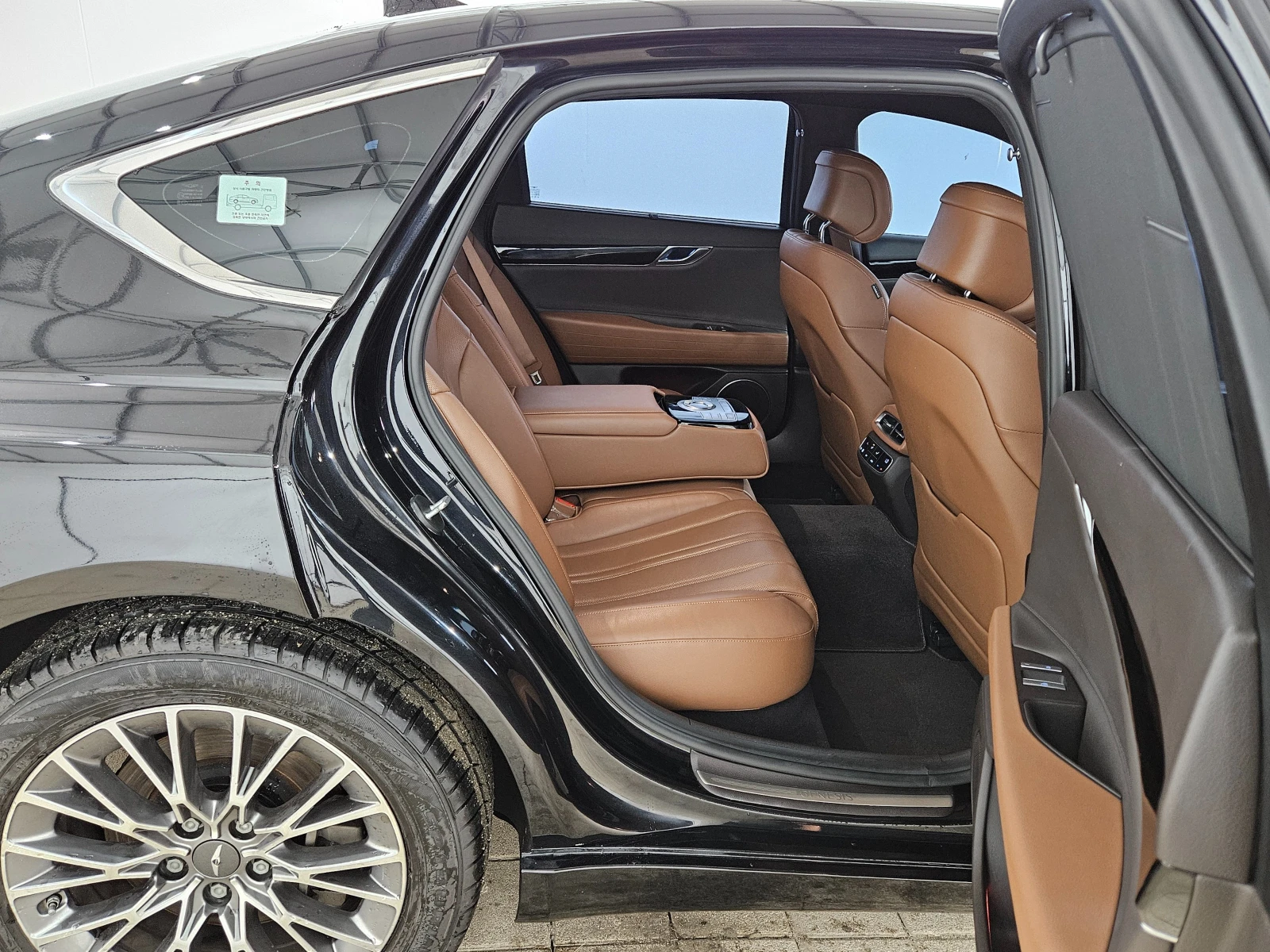 Genesis G80 Гаранция до 2г., Автосервиз, Резервни части сигурн, снимка 11 - Автомобили и джипове - 53929661