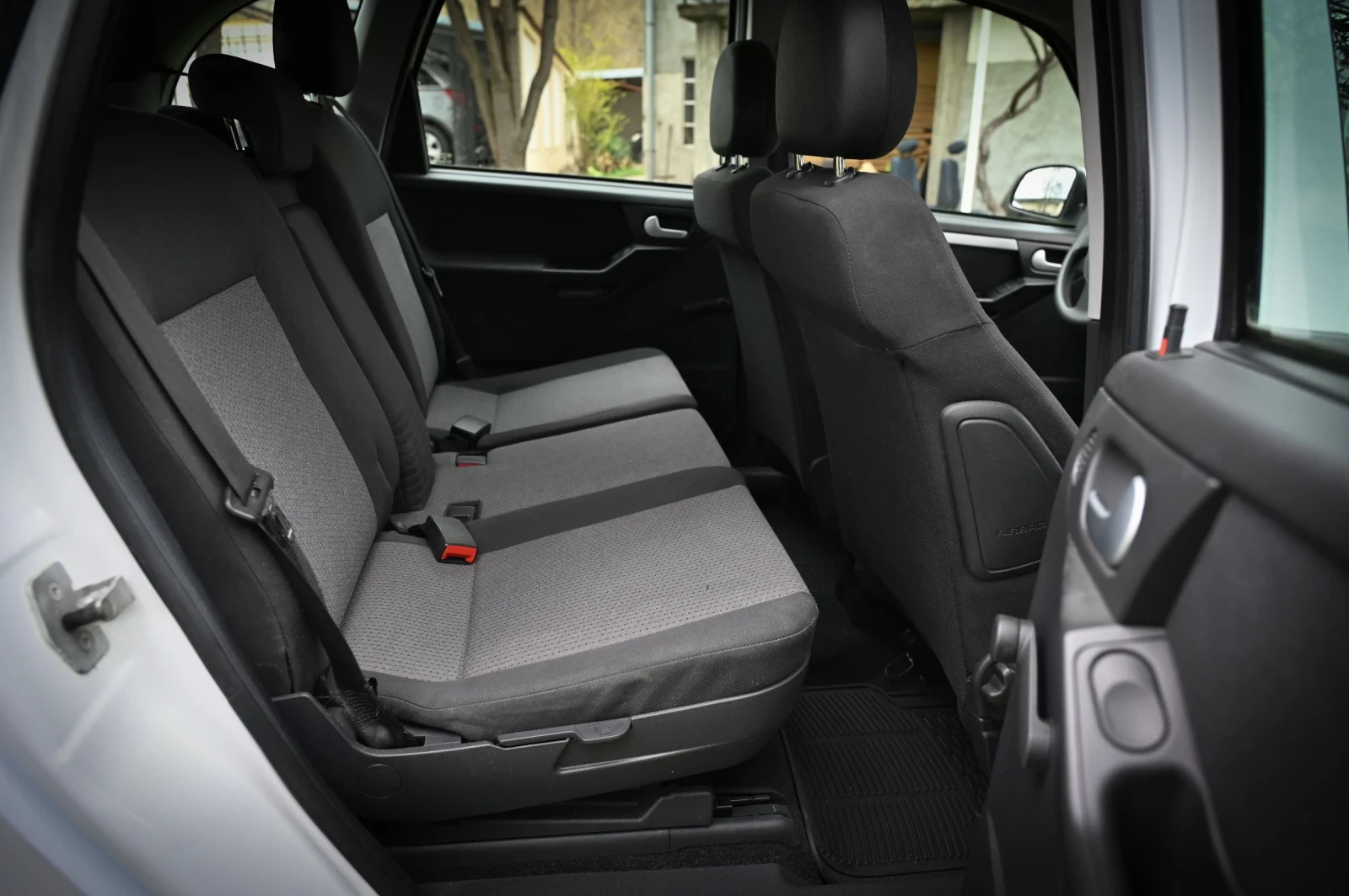 Opel Meriva 1.6i, снимка 12 - Автомобили и джипове - 54151353