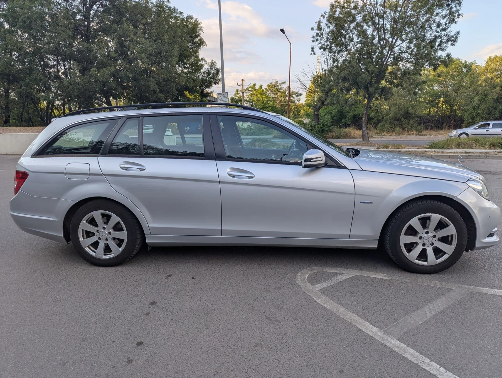 Mercedes-Benz C 220, снимка 4 - Автомобили и джипове - 54314053