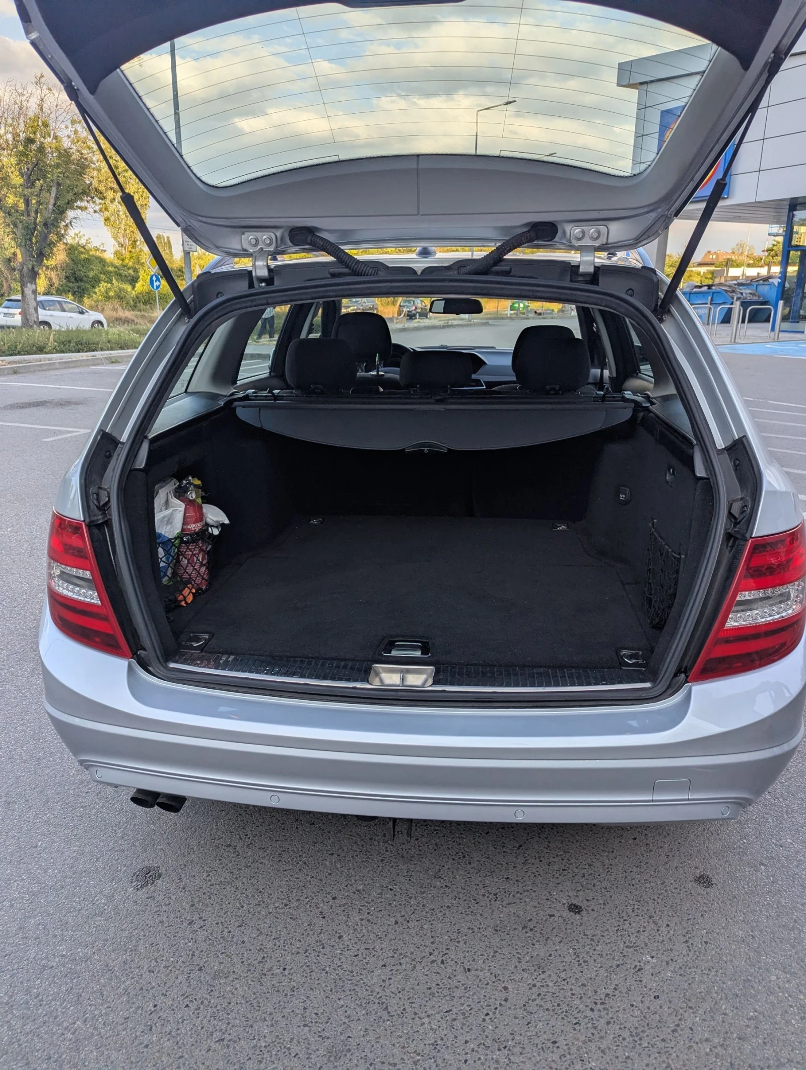 Mercedes-Benz C 220, снимка 8 - Автомобили и джипове - 54314053