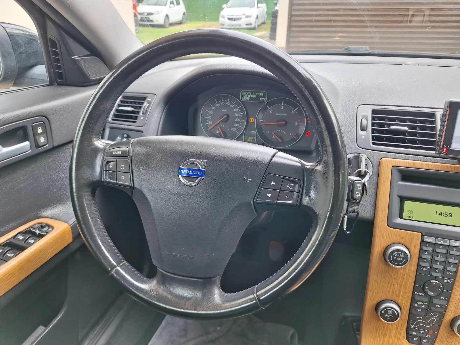 Volvo V50 2.4 D5 , снимка 16 - Автомобили и джипове - 54385603