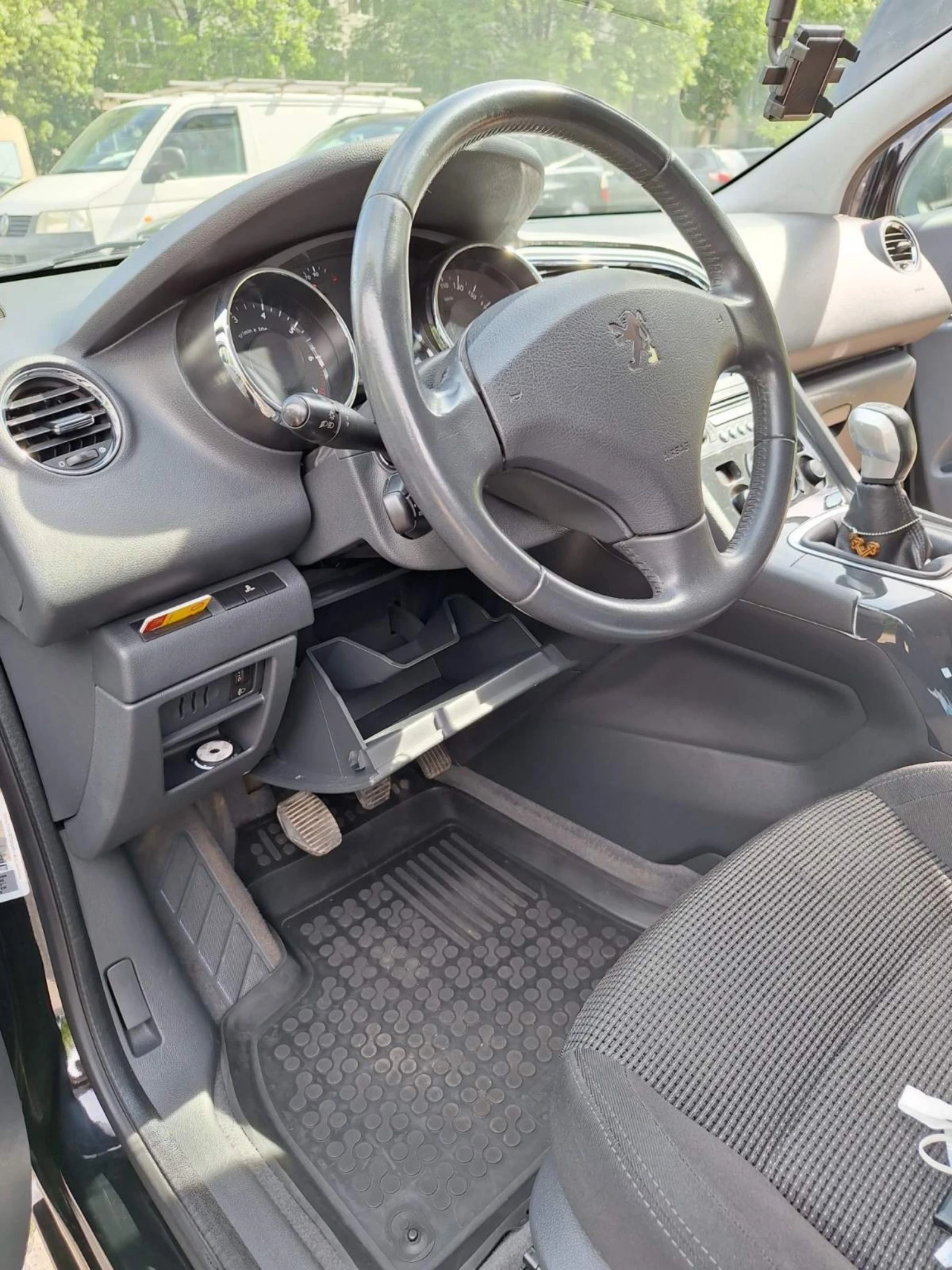 Peugeot 5008 1, 6 бензин 120 к. с, снимка 5 - Автомобили и джипове - 55025608