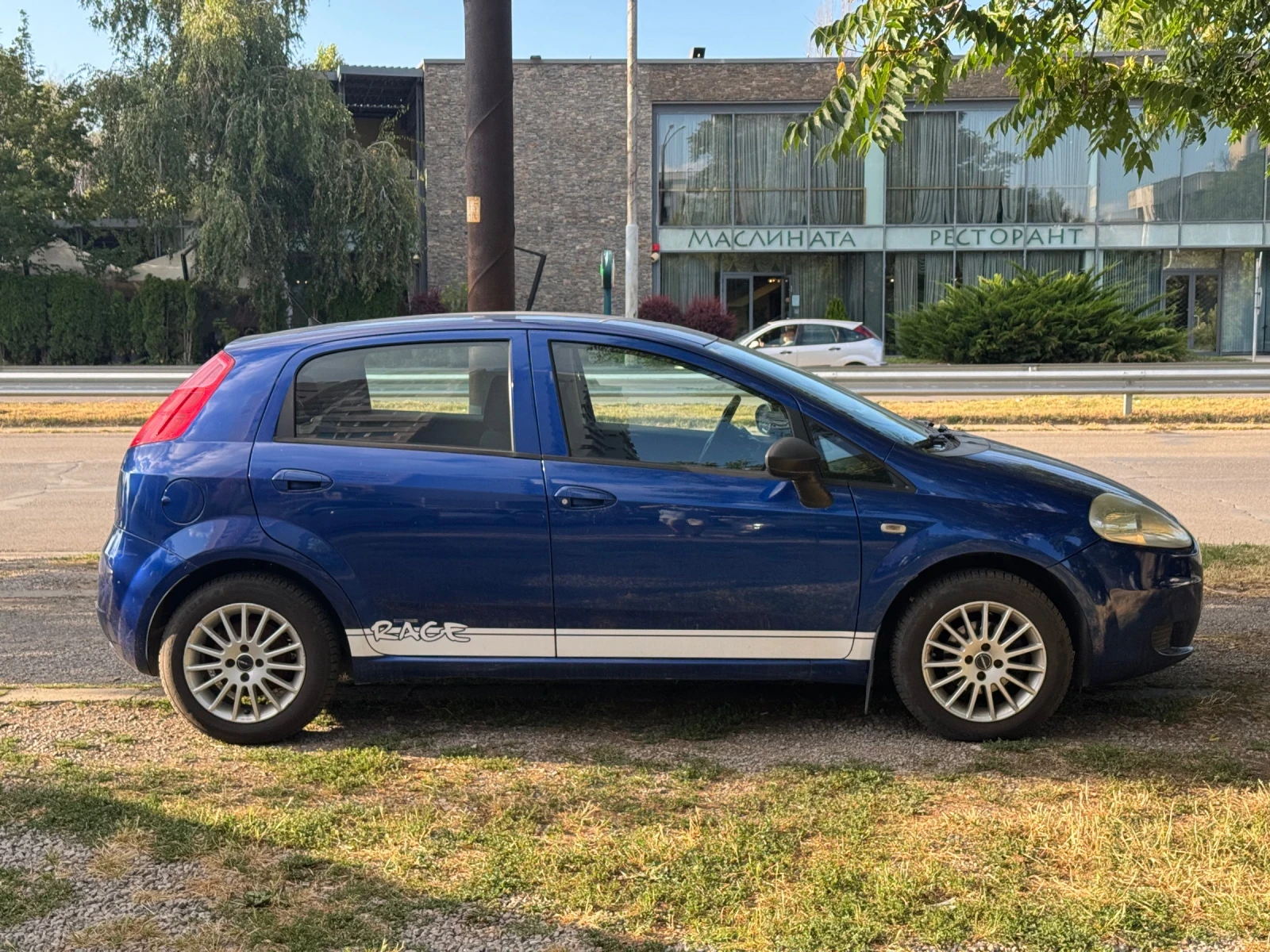 Fiat Punto 1.4, снимка 4 - Автомобили и джипове - 55483331