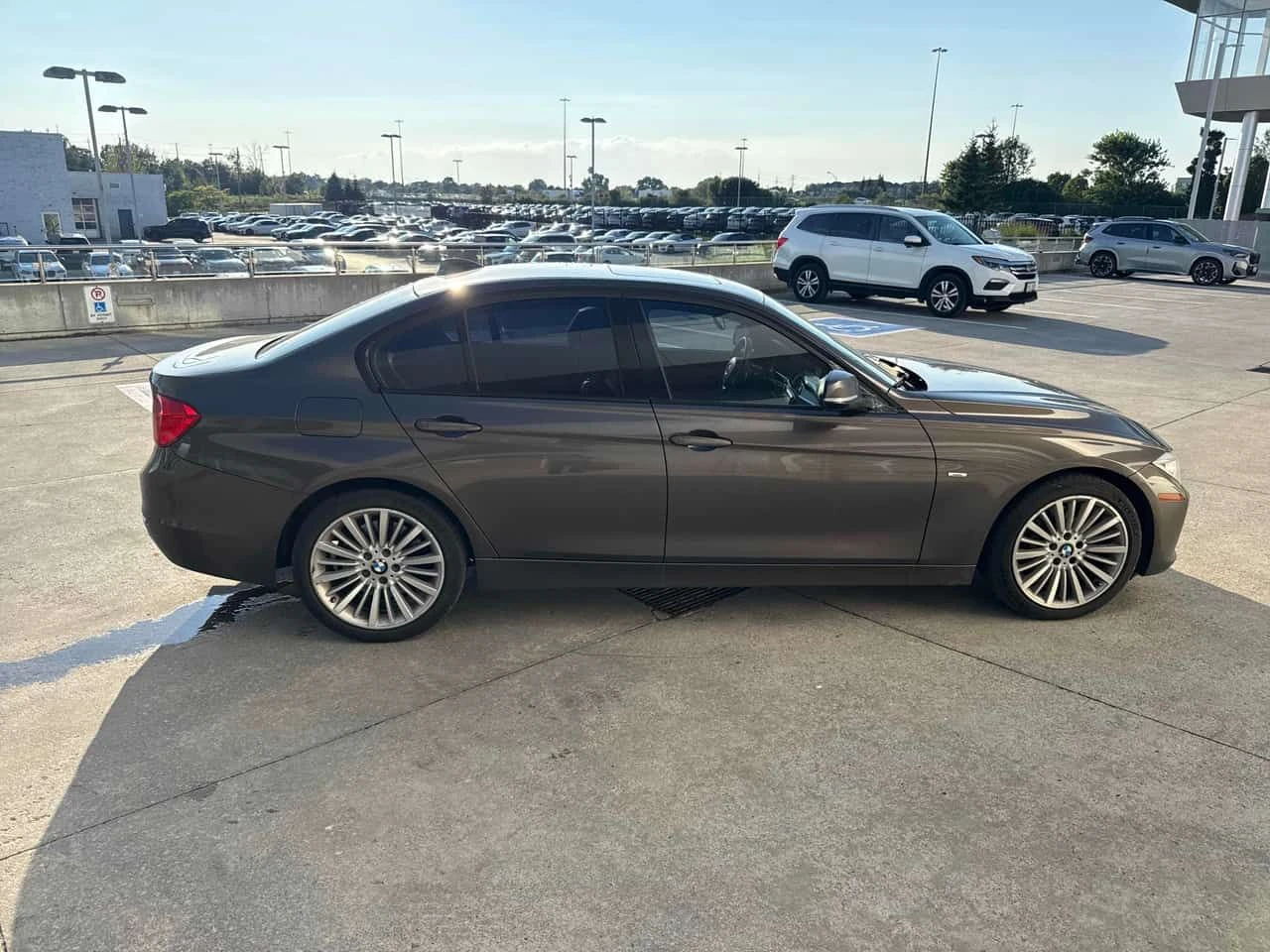 BMW 335 i xDrive * АВТОКРЕДИТ* БЕЗ ПЪРВОНАЧАЛНА ВНОСКА, снимка 3 - Автомобили и джипове - 55574726