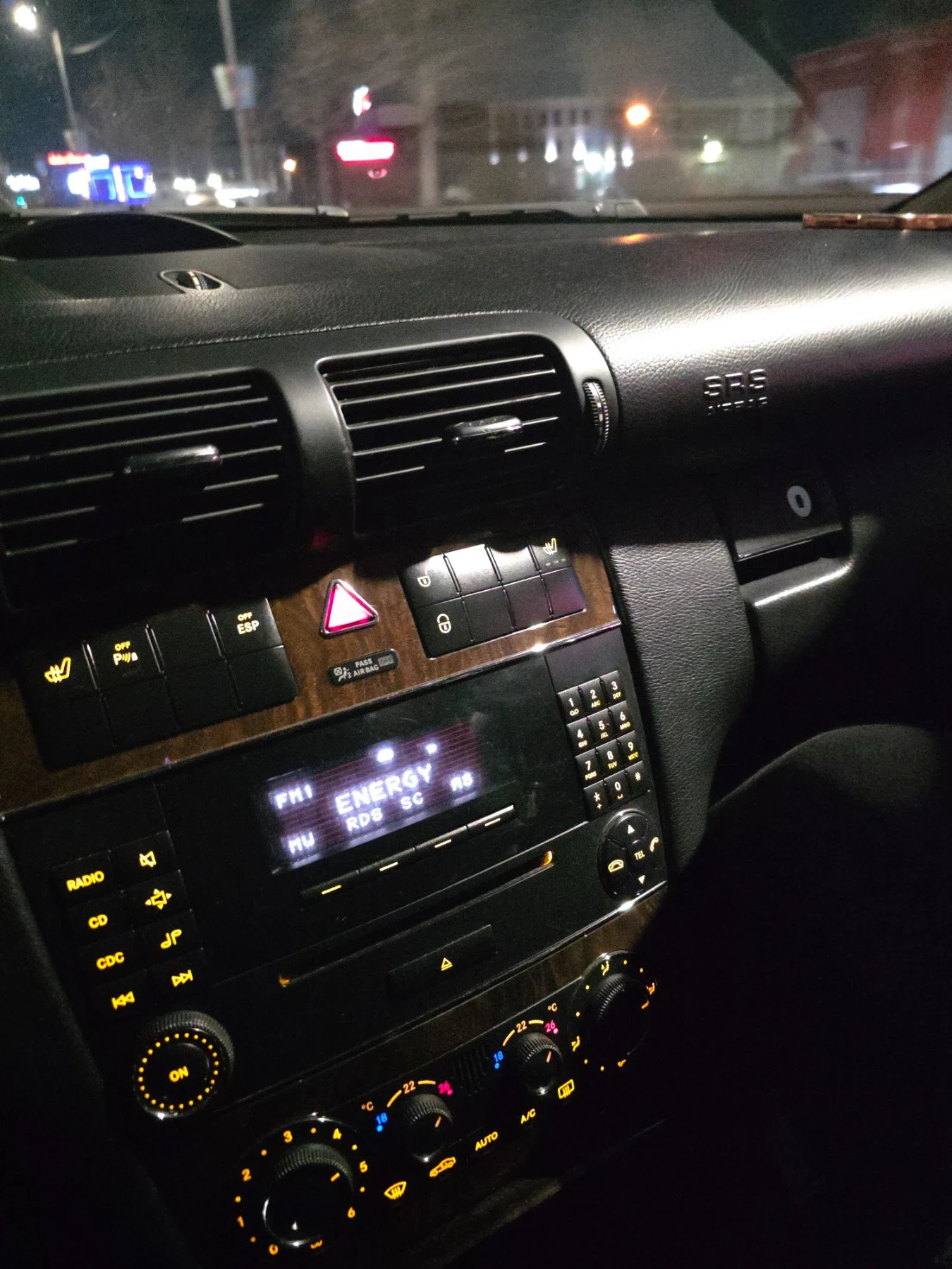 Mercedes-Benz C 200, снимка 9 - Автомобили и джипове - 55999541