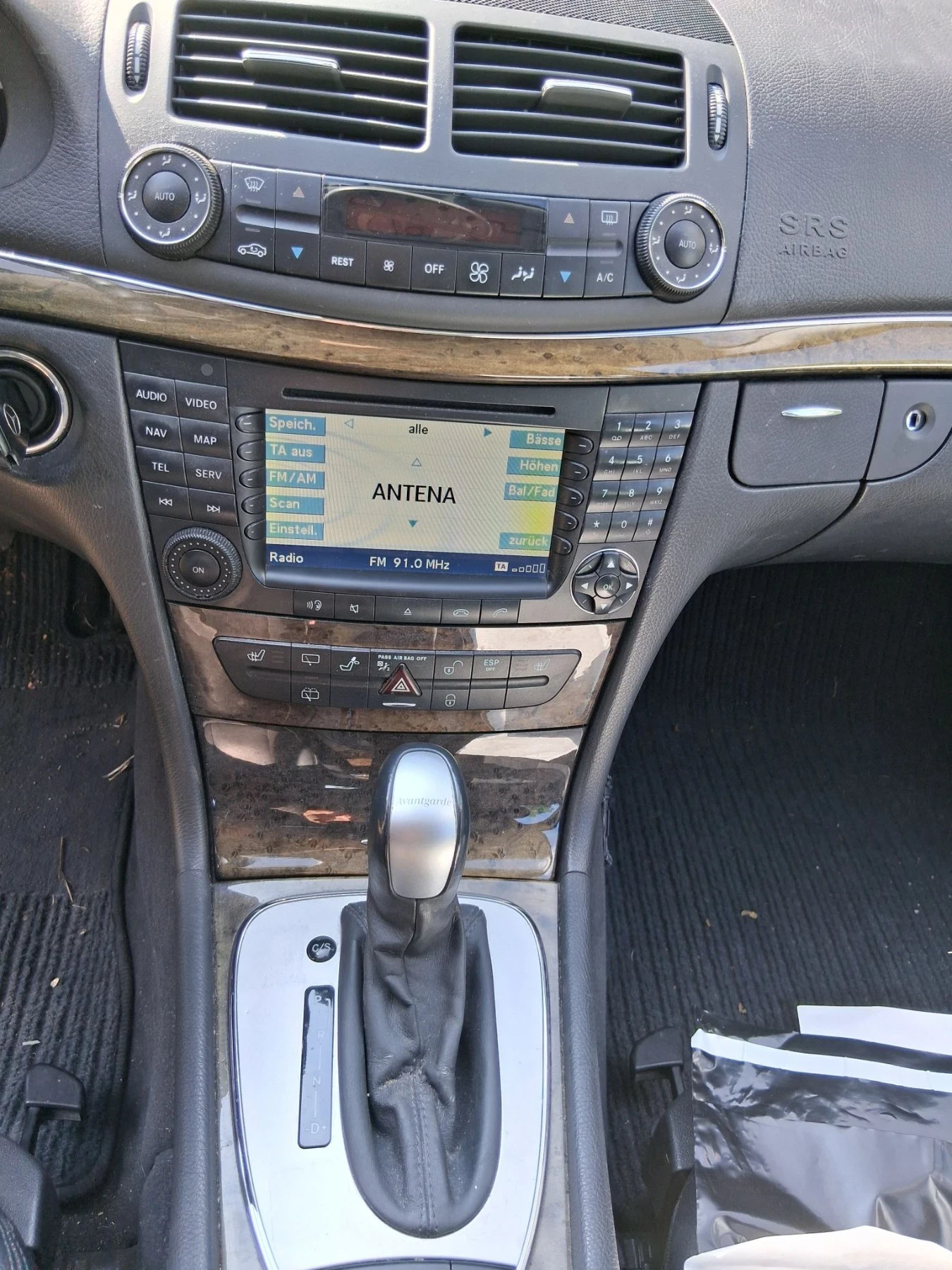 Mercedes-Benz E 320 320CDI V6 224коня 7G троник, снимка 8 - Автомобили и джипове - 56136622