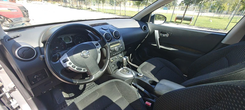 Nissan Qashqai 1.6, снимка 6 - Автомобили и джипове - 52455012
