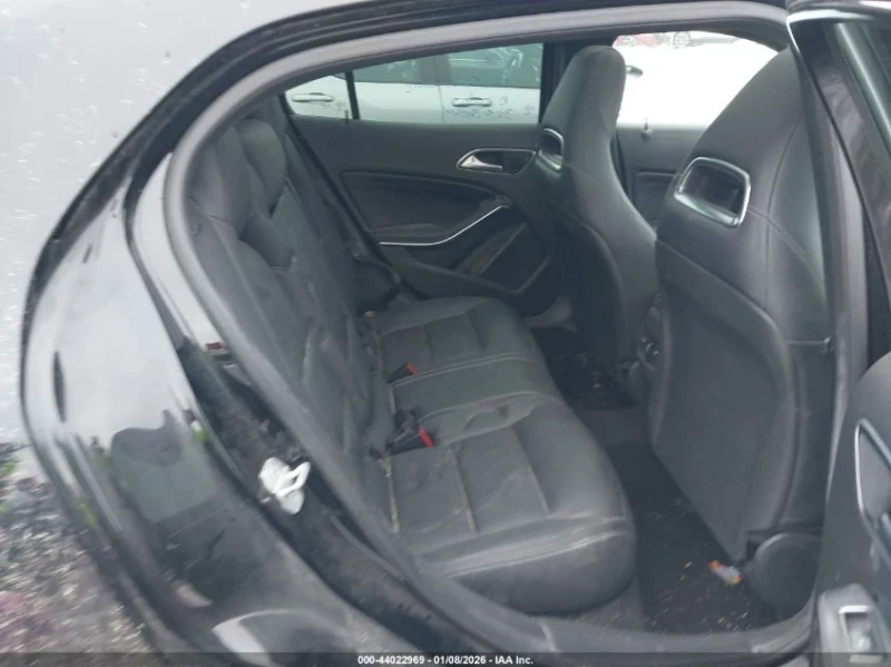 Mercedes-Benz GLA 45 AMG, снимка 8 - Автомобили и джипове - 53573326