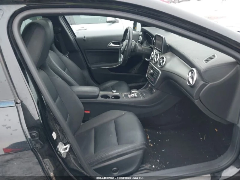 Mercedes-Benz GLA 45 AMG, снимка 5 - Автомобили и джипове - 53573326