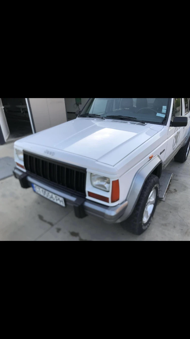 Jeep Cherokee, снимка 10 - Автомобили и джипове - 47552712