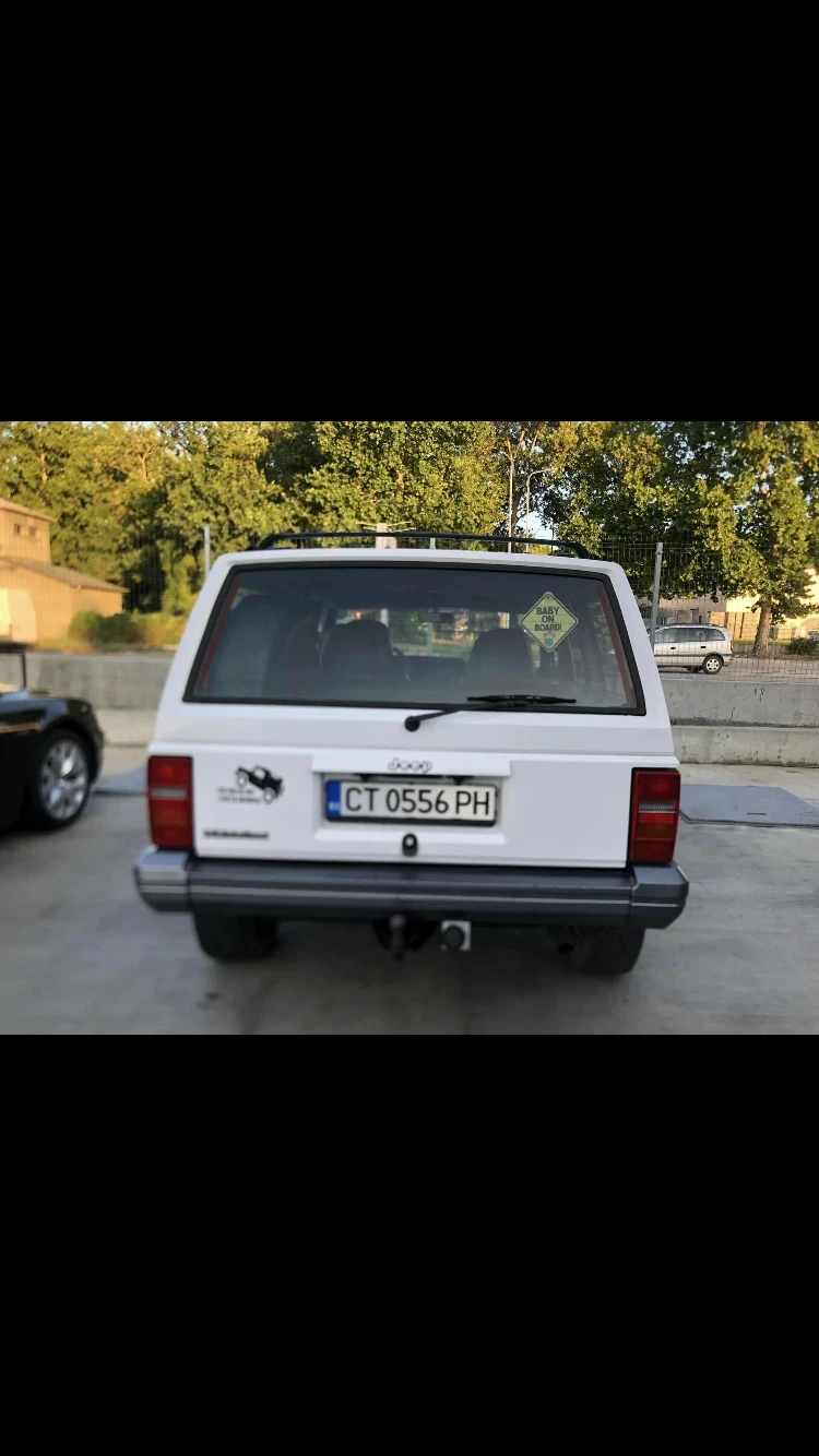 Jeep Cherokee, снимка 11 - Автомобили и джипове - 47552712