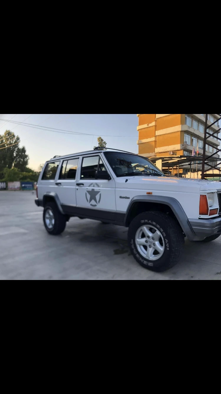 Jeep Cherokee, снимка 8 - Автомобили и джипове - 47552712