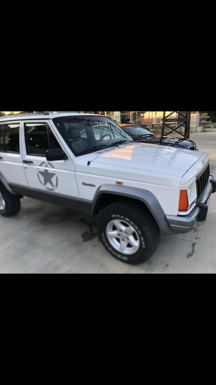 Jeep Cherokee, снимка 9 - Автомобили и джипове - 47552712