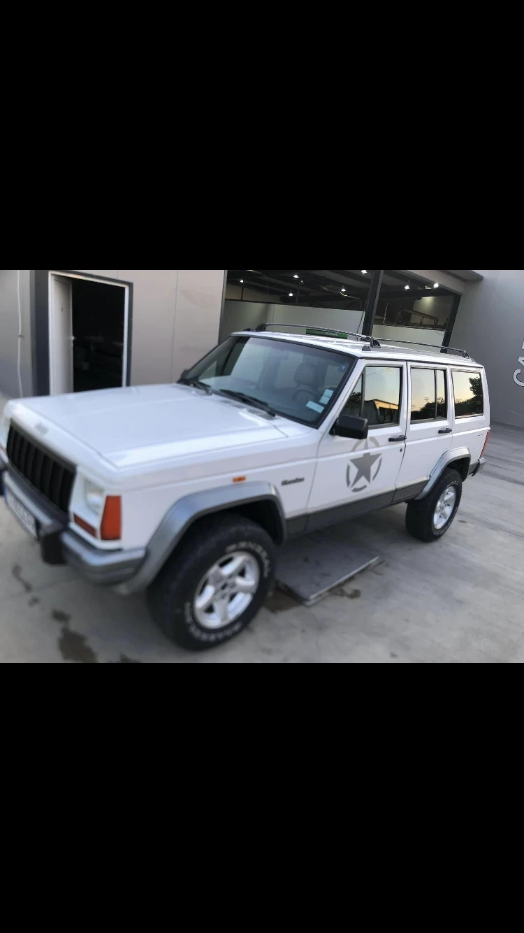 Jeep Cherokee, снимка 7 - Автомобили и джипове - 47552712