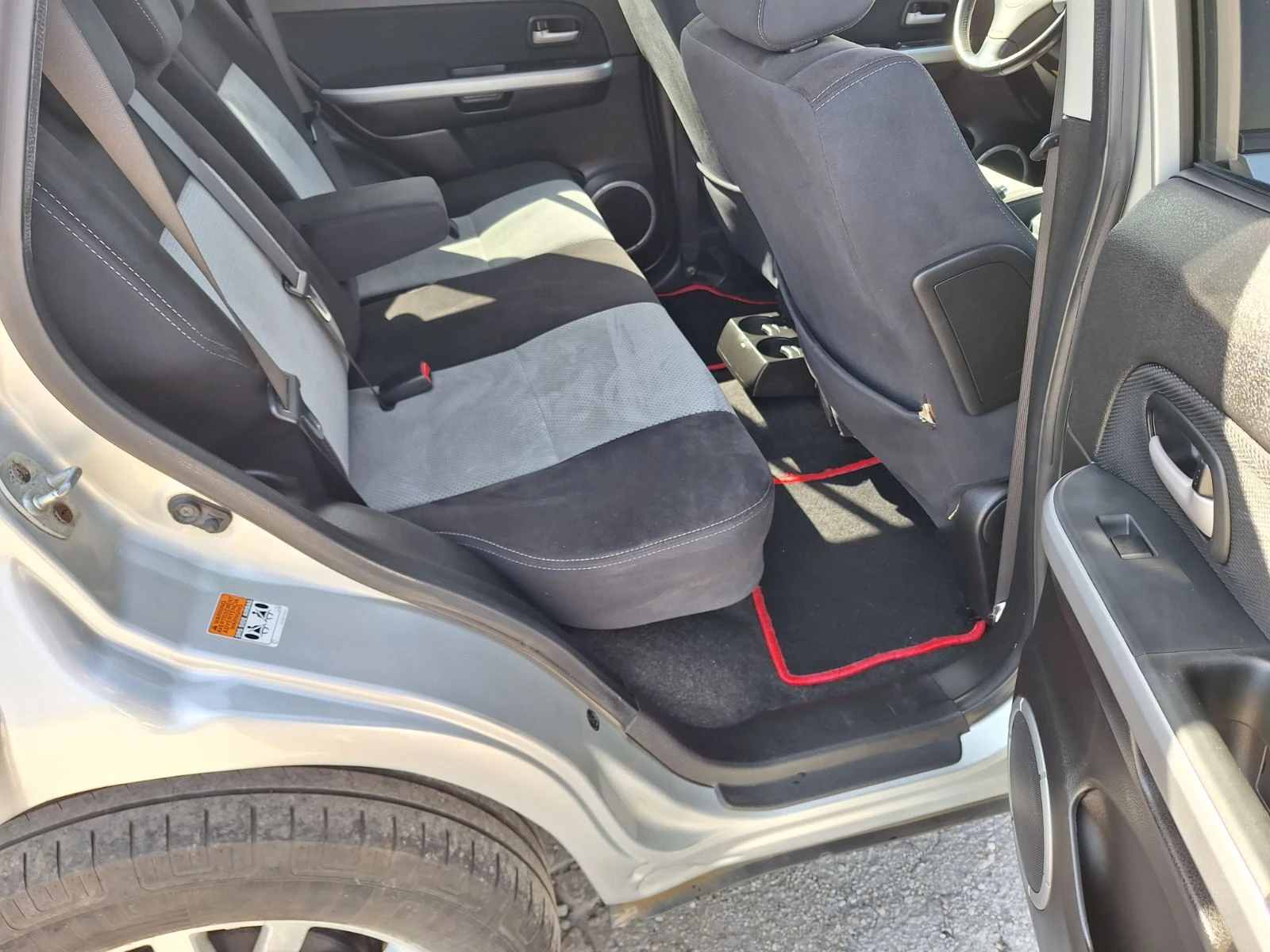 Suzuki Grand vitara 1.9DDIS, снимка 15 - Автомобили и джипове - 53805438