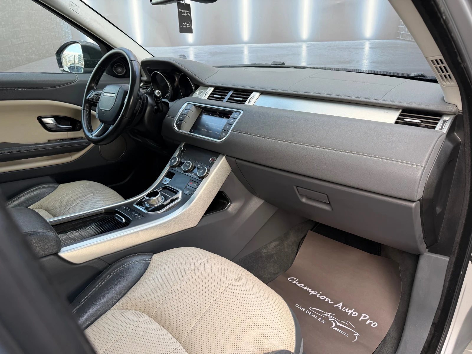 Land Rover Evoque, снимка 9 - Автомобили и джипове - 54042822