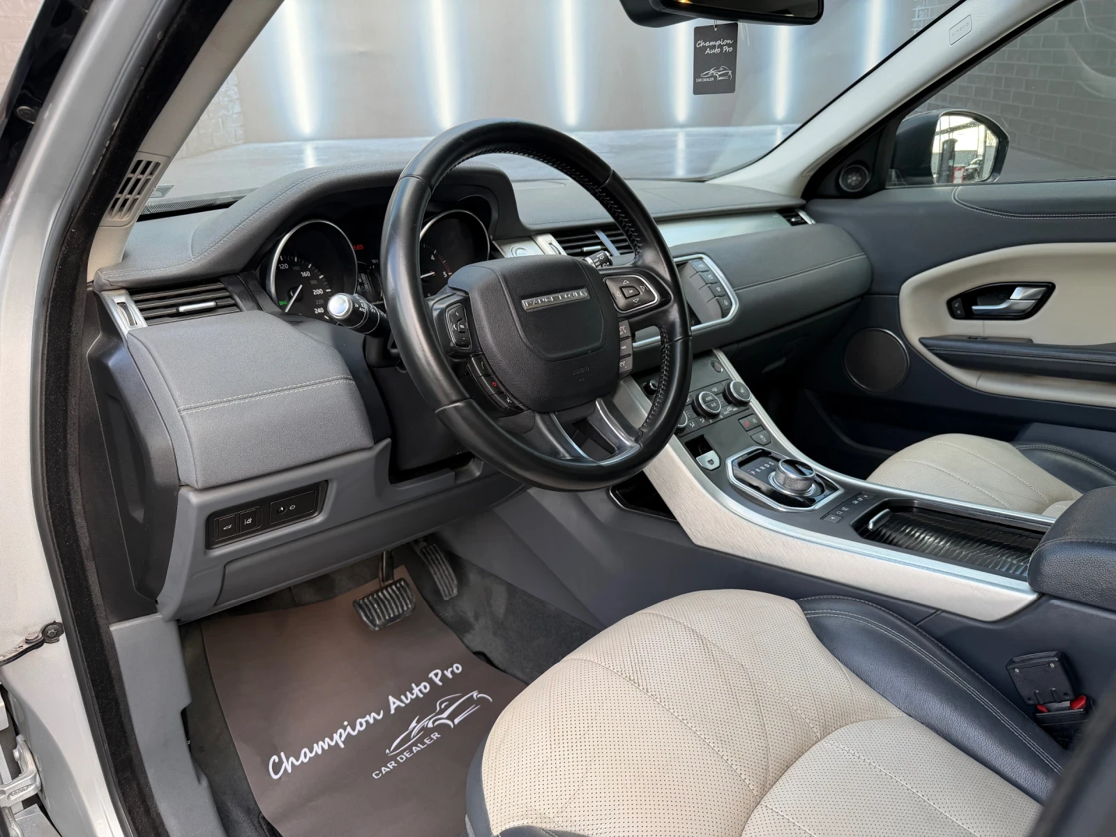 Land Rover Evoque, снимка 7 - Автомобили и джипове - 54042822