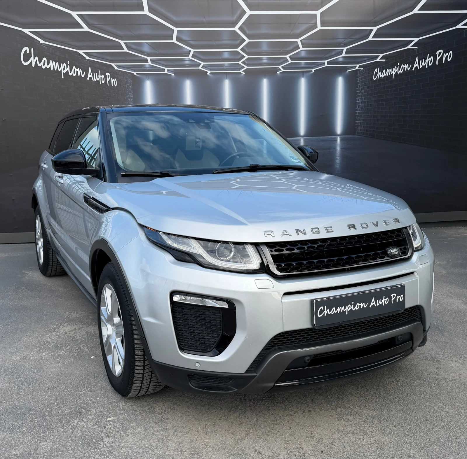 Land Rover Evoque, снимка 3 - Автомобили и джипове - 54042822
