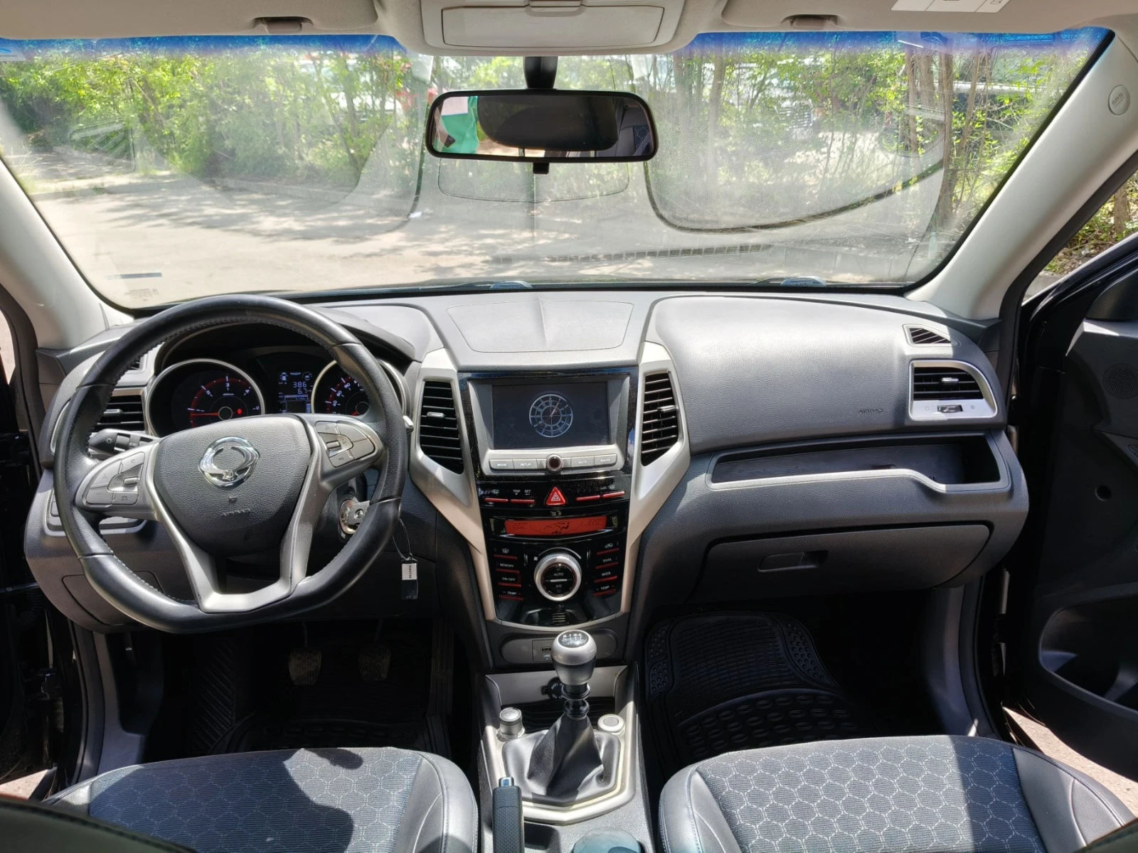 SsangYong Tivoli 1.6 Diesel, снимка 13 - Автомобили и джипове - 54574338