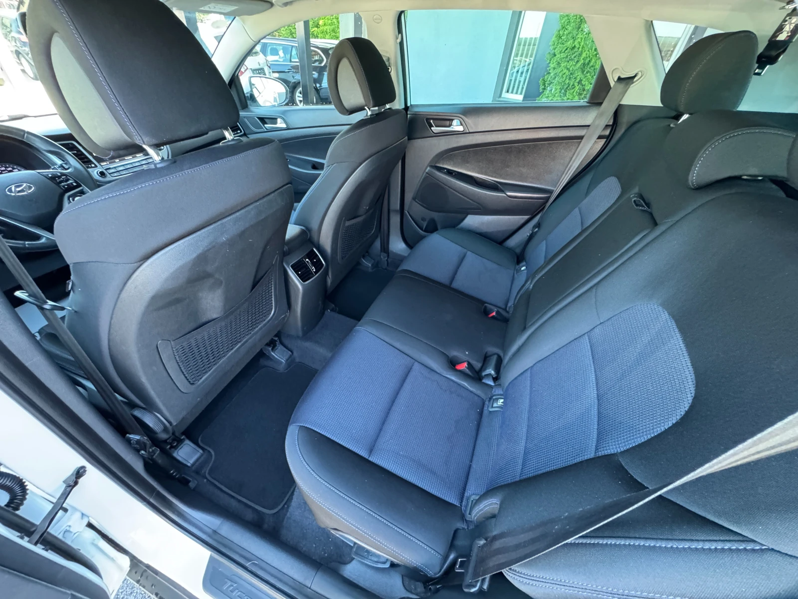 Hyundai Tucson 1.7 CRDI НОВ ВНОС , снимка 12 - Автомобили и джипове - 54909697