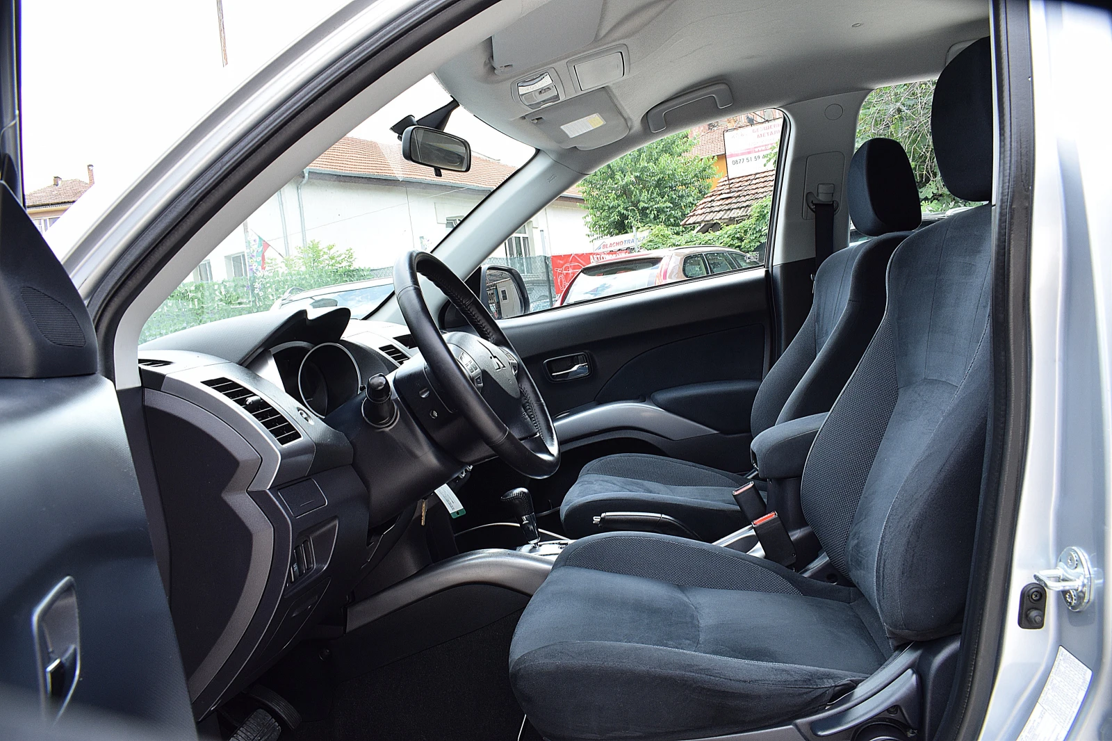 Mitsubishi Outlander 2.4ШВЕЙЦАРИЯ/4х4, снимка 8 - Автомобили и джипове - 55040004