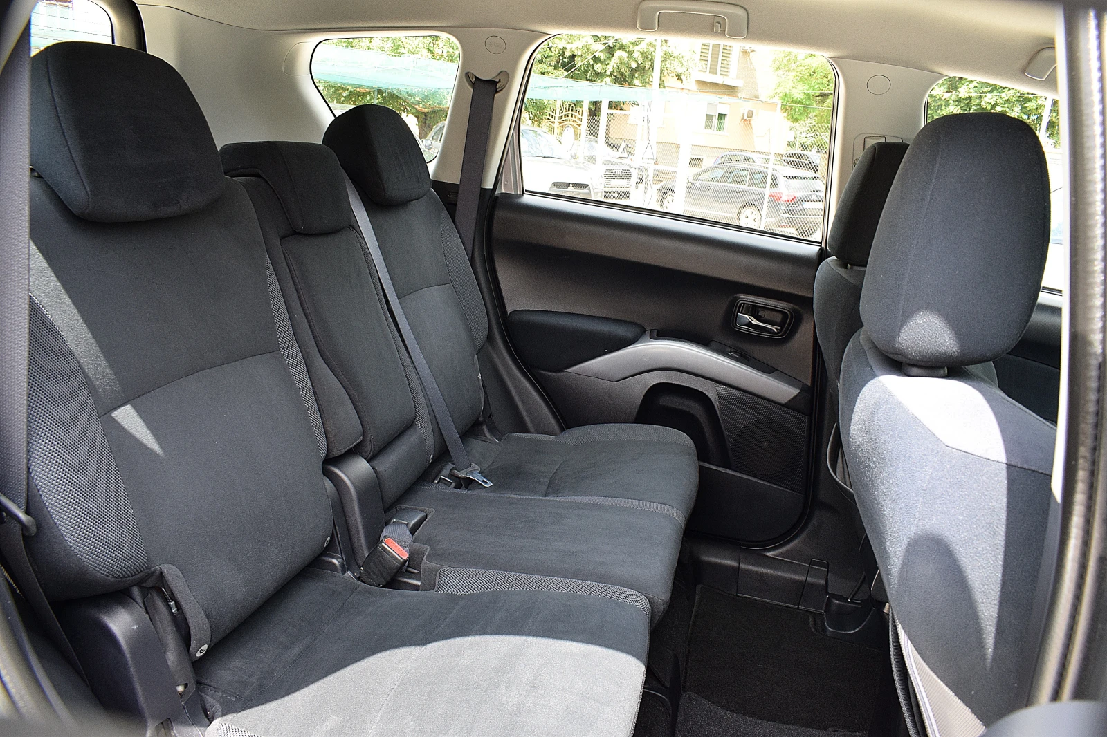 Mitsubishi Outlander 2.4ШВЕЙЦАРИЯ/4х4, снимка 15 - Автомобили и джипове - 55040004