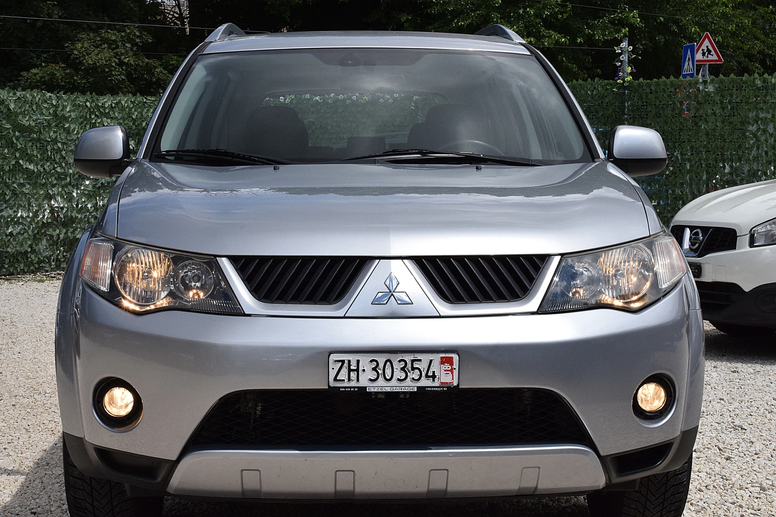 Mitsubishi Outlander 2.4ШВЕЙЦАРИЯ/4х4, снимка 2 - Автомобили и джипове - 55040004