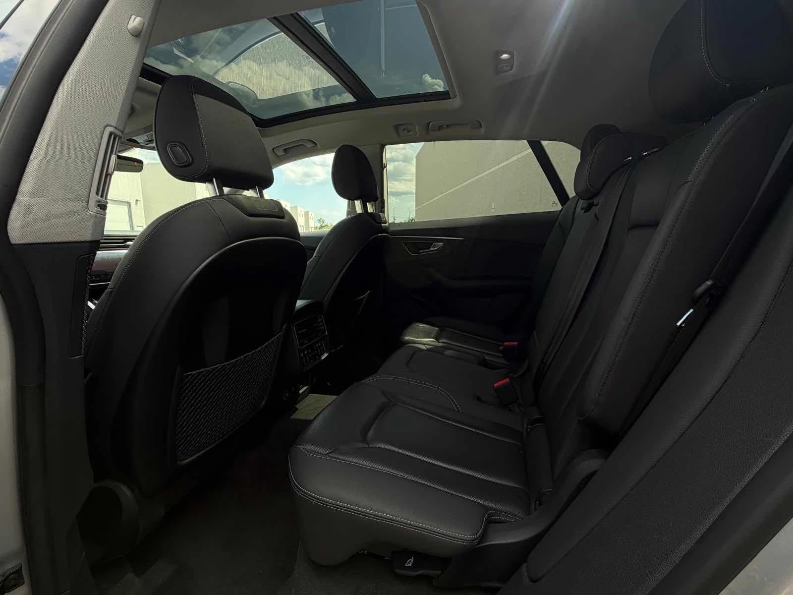 Audi Q8  PROGRESSIV / ДИСТРОНИК / АВТОКРЕДИТ , снимка 11 - Автомобили и джипове - 55897147
