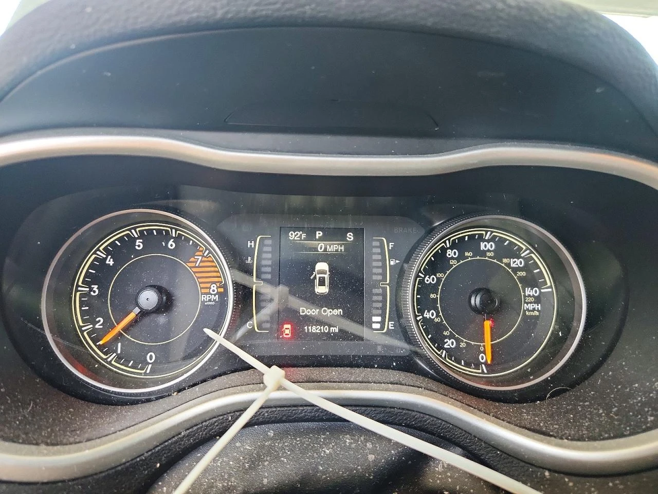 Jeep Cherokee 3.2l Latitude Plus, снимка 9 - Автомобили и джипове - 56151267