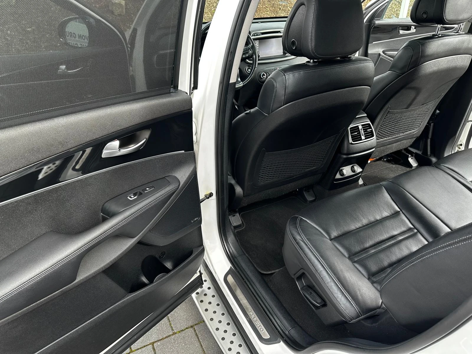 Kia Sorento 2.2 CRDI AWD, снимка 7 - Автомобили и джипове - 56151710