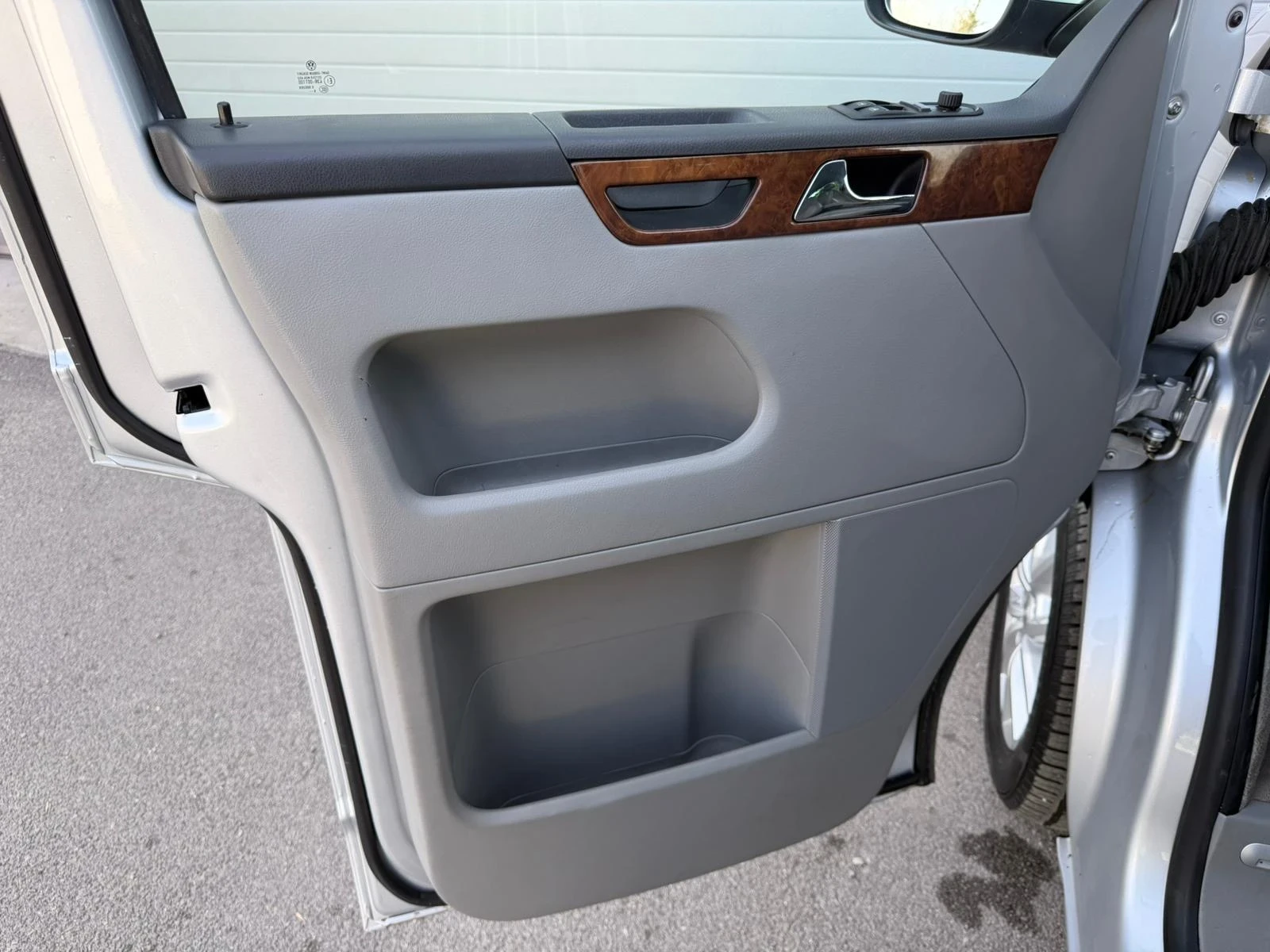 VW Multivan 2.0TDI AUTOMATIK DSG NAVI KLIMATRONIK EVRO 5A , снимка 12 - Бусове и автобуси - 56106690