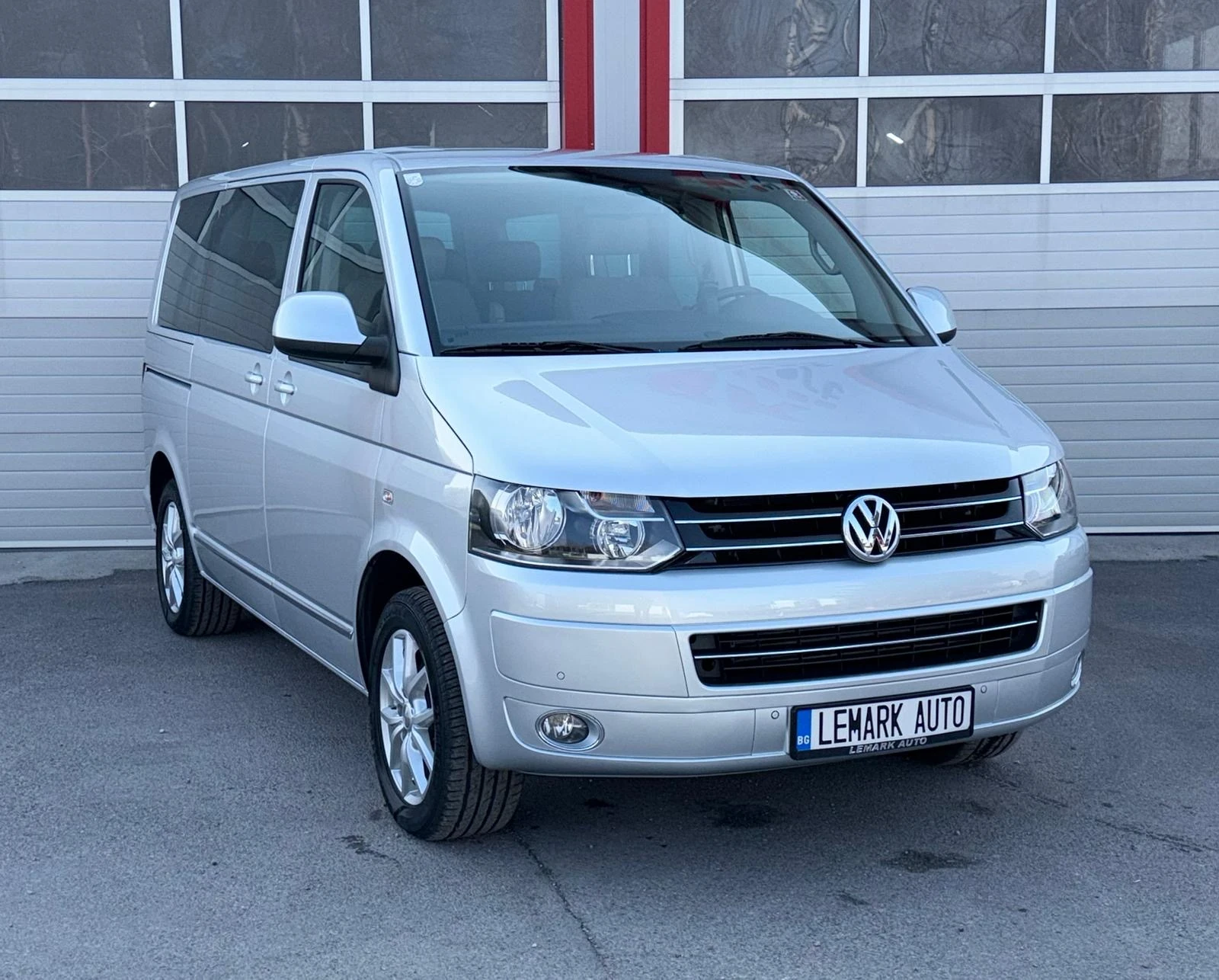 VW Multivan 2.0TDI AUTOMATIK DSG NAVI KLIMATRONIK EVRO 5A , снимка 5 - Бусове и автобуси - 56106690
