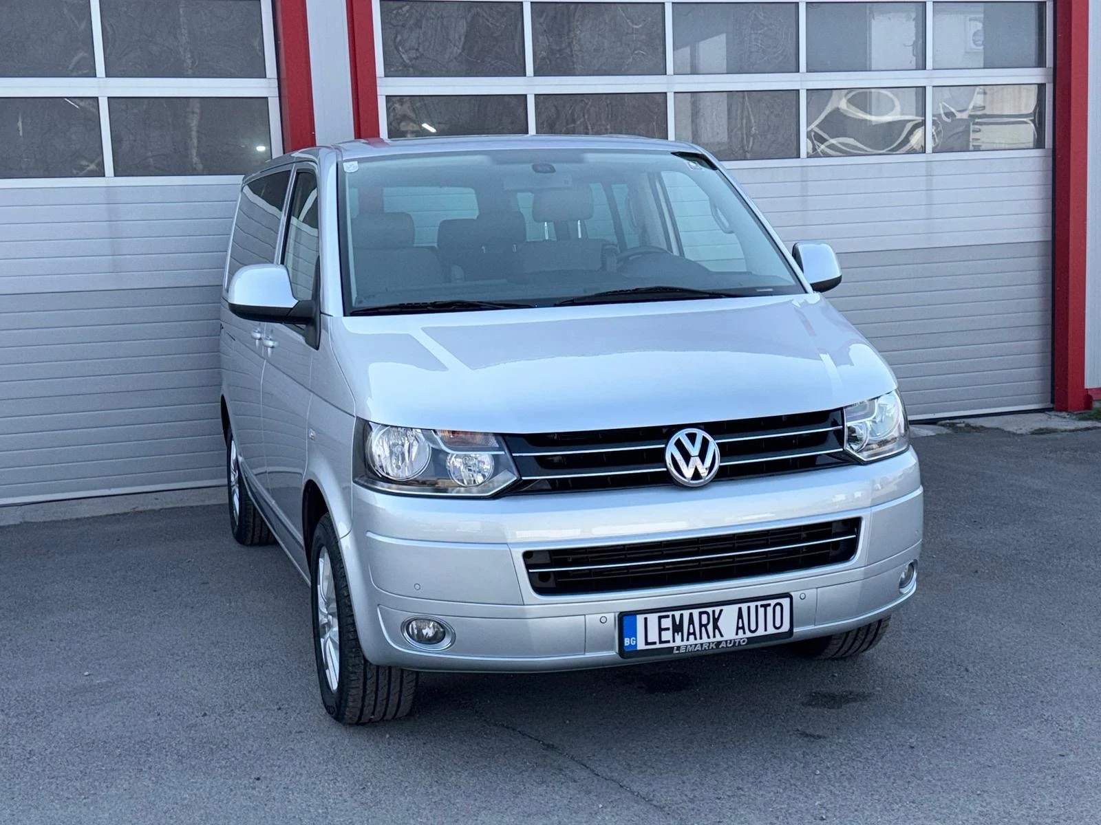 VW Multivan 2.0TDI AUTOMATIK DSG NAVI KLIMATRONIK EVRO 5A , снимка 3 - Бусове и автобуси - 56106690