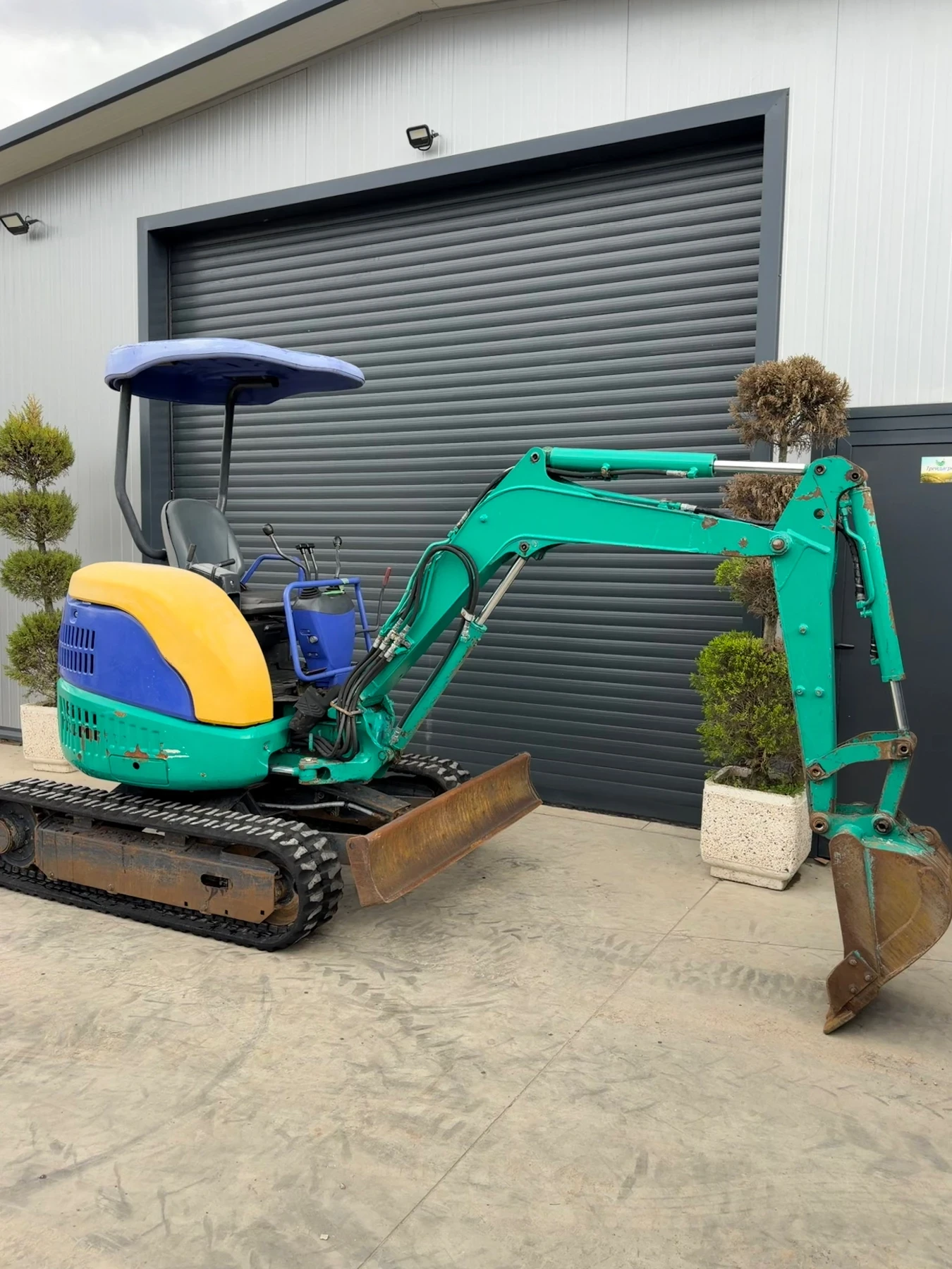 Багер Komatsu PC20MR