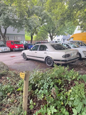 Mercedes-Benz E 230, снимка 16