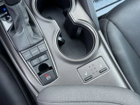 Toyota Camry Hybrid XSE  CARFAX, снимка 11