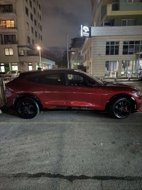     Ford Mustang Mach-E 98.7 KW 4X4 