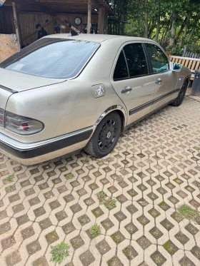 Mercedes-Benz E 230, снимка 6