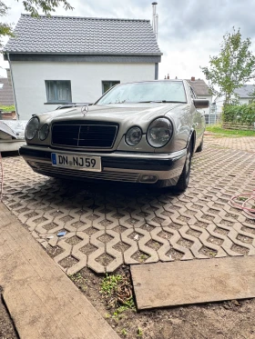 Mercedes-Benz E 230, снимка 3